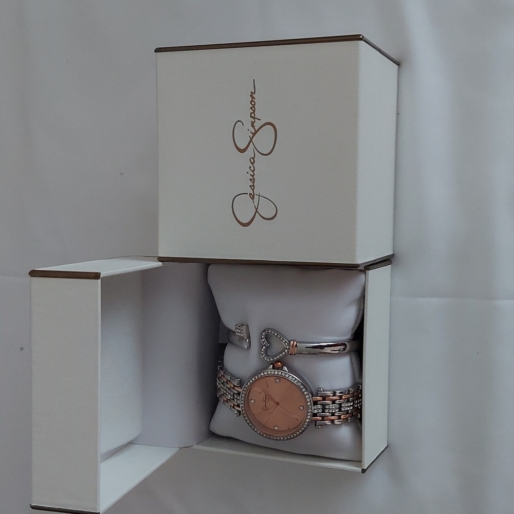 NEW Jessica Simpson Crystal with Quartz Silver Watch & Heart Bangle Bracelet Set